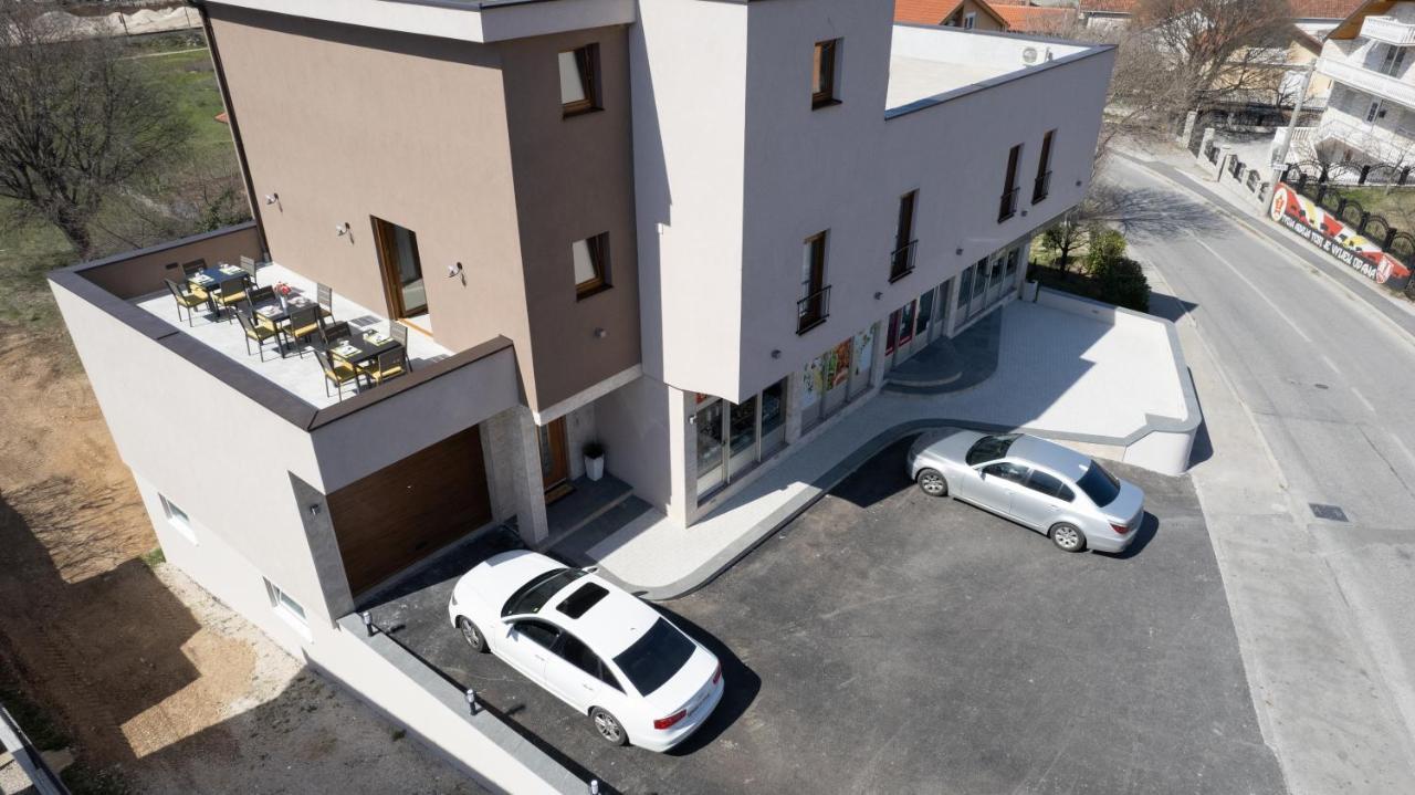 Apartments And Rooms Smile Mostar Kültér fotó